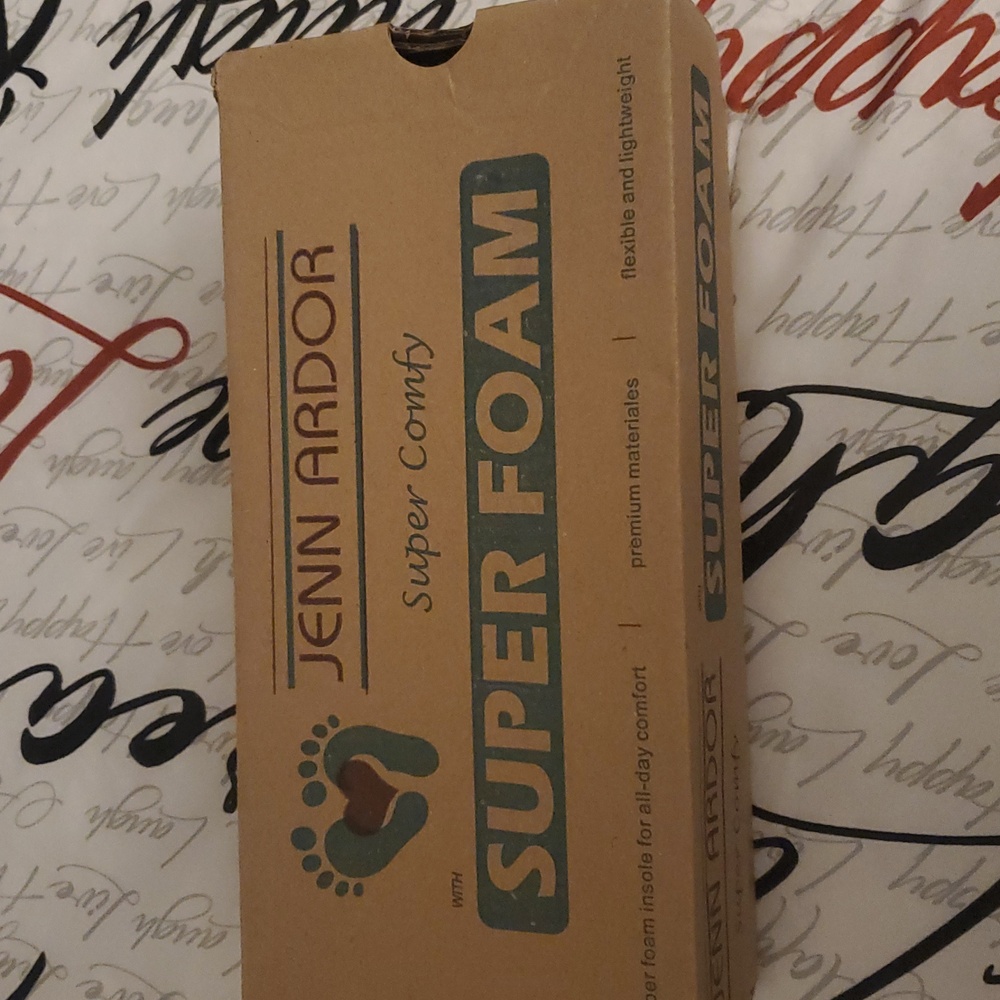 Jenn Ardor super comfy with super foam shoes